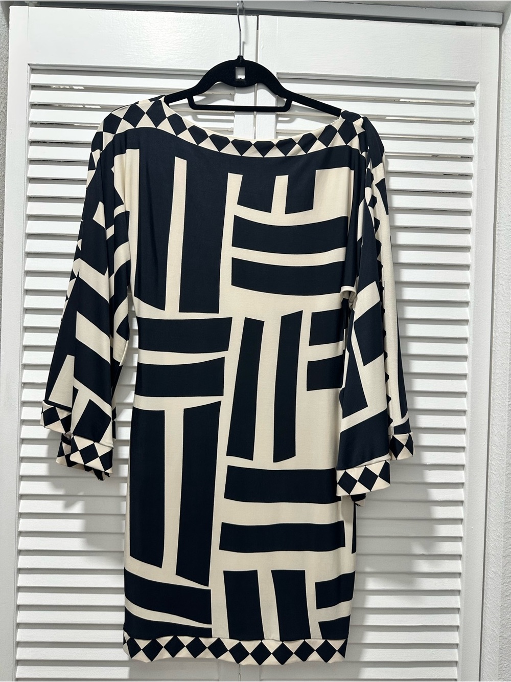 Analili Retro Geometic V Back Mini Dress